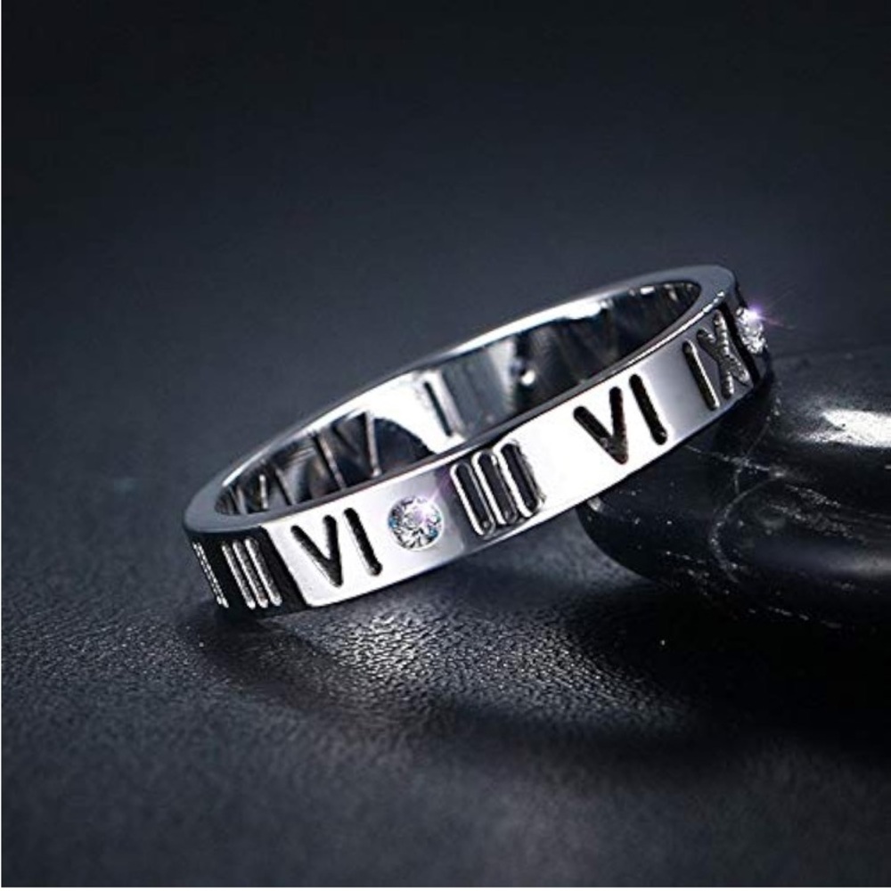 🆕Unisex Titanium Silver Roman Numeral Ring with Zircon Stone: Size 12